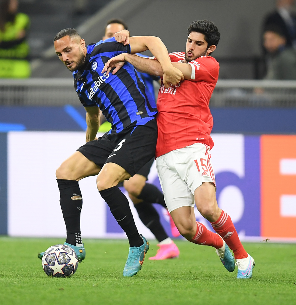 布冯：从未见过球迷从55分钟开始嘘国家队，这没有任何建设性（布冯：球迷从第55分钟起嘘国家队毫无建设性，我从未见过）