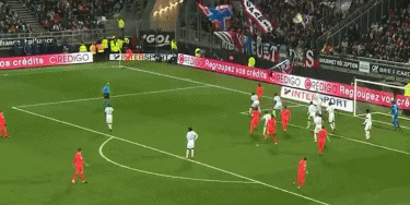 曼联签新中场恐突破1亿转会费大关！曝巨头考察左闸，被誉为德国坎塞洛