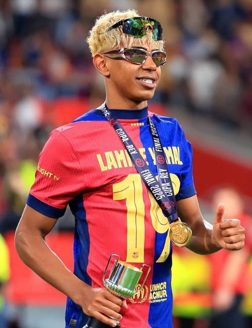 执教生涯意甲拿到1000分，斯帕莱蒂成历史第五人（斯帕莱蒂意甲执教积分达1000分，跻身历史第五）