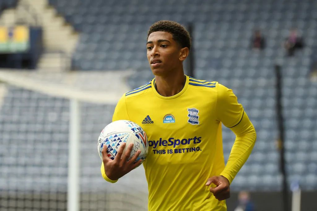 疯狂进球大战！西甲领头羊征服客场，豪取6连胜，领先皇马4分