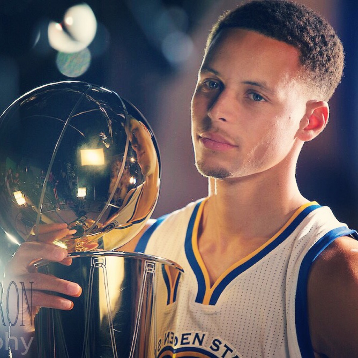 穆帅：我曾为麦克托米奈让博格巴坐板凳，曼联放走他是个大错（穆里尼奥：曾为麦克托米奈让博格巴打替补，曼联放走他是重大失误）