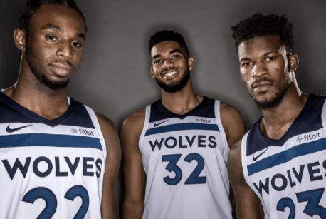 博洛尼亚3-0大胜乌迪内斯，波贝加梅开二度，贝尔纳代斯基建功（博洛尼亚3-0击退乌迪内斯，波贝加双响，贝尔纳代斯基破门）