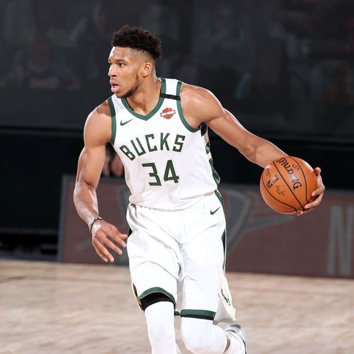 张琳芃第11次赢得中超冠军，超越郑智成国内联赛历史第一人！（张琳芃收获中超第11冠，超越郑智加冕国内联赛历史第一人）