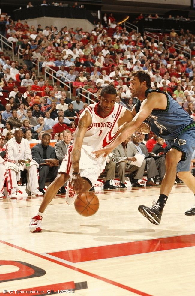 球员C罗先生，完成一次精彩的倒钩破门。 ​（C罗上演惊艳倒钩破门）