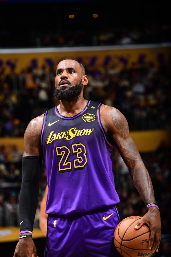 西班牙青训球队开除4名U16球员，他们曾为泄愤持刀威胁对手（因赛后泄愤持刀恐吓对手，西班牙一青训队解雇4名U16球员）