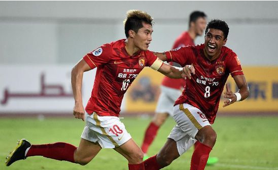 11球，巴萨是欧冠改制以来打入乌龙球最多的球队（欧冠改制以来，巴萨以11个乌龙球居首）