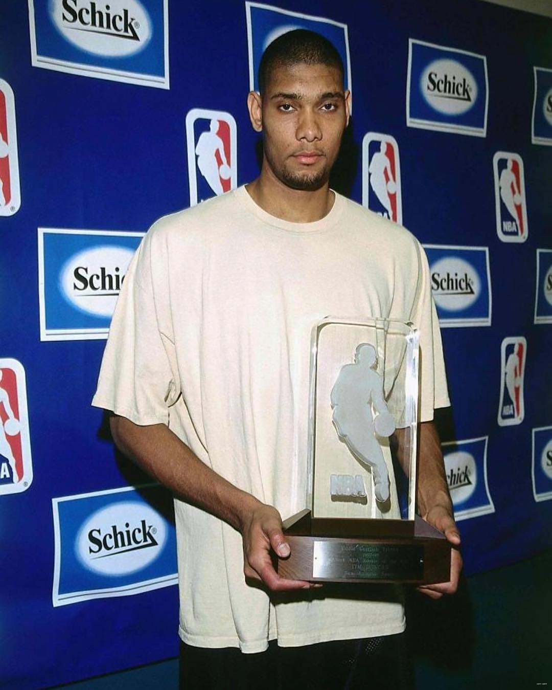 路易斯-迪亚斯本赛季德甲3次单场传射，同期五大联赛并列第一（路易斯-迪亚斯本季德甲三度单场传射，同期五大联赛并列榜首）