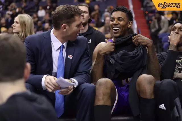 雷迪克：赛前最担心的是防守，但最终我们承受了压力没有崩盘（雷迪克：赛前最大隐忧是防守，所幸最终顶住压力未崩盘）