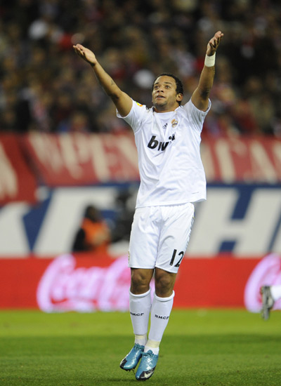 前曼联租借主管：一外租球员打断教练部署，让队友球都传给他（曼联前租借主管：一名外租球员打乱战术安排 迫使队友只能给他传球）