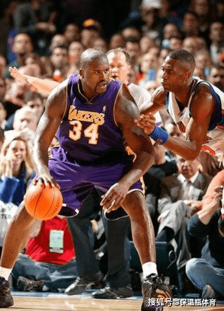 米兰体育总监：亚沙里和莫德里奇关系很好，他经常和莫德里奇交流（米兰体育总监：亚沙里与莫德里奇关系密切，交流频繁）