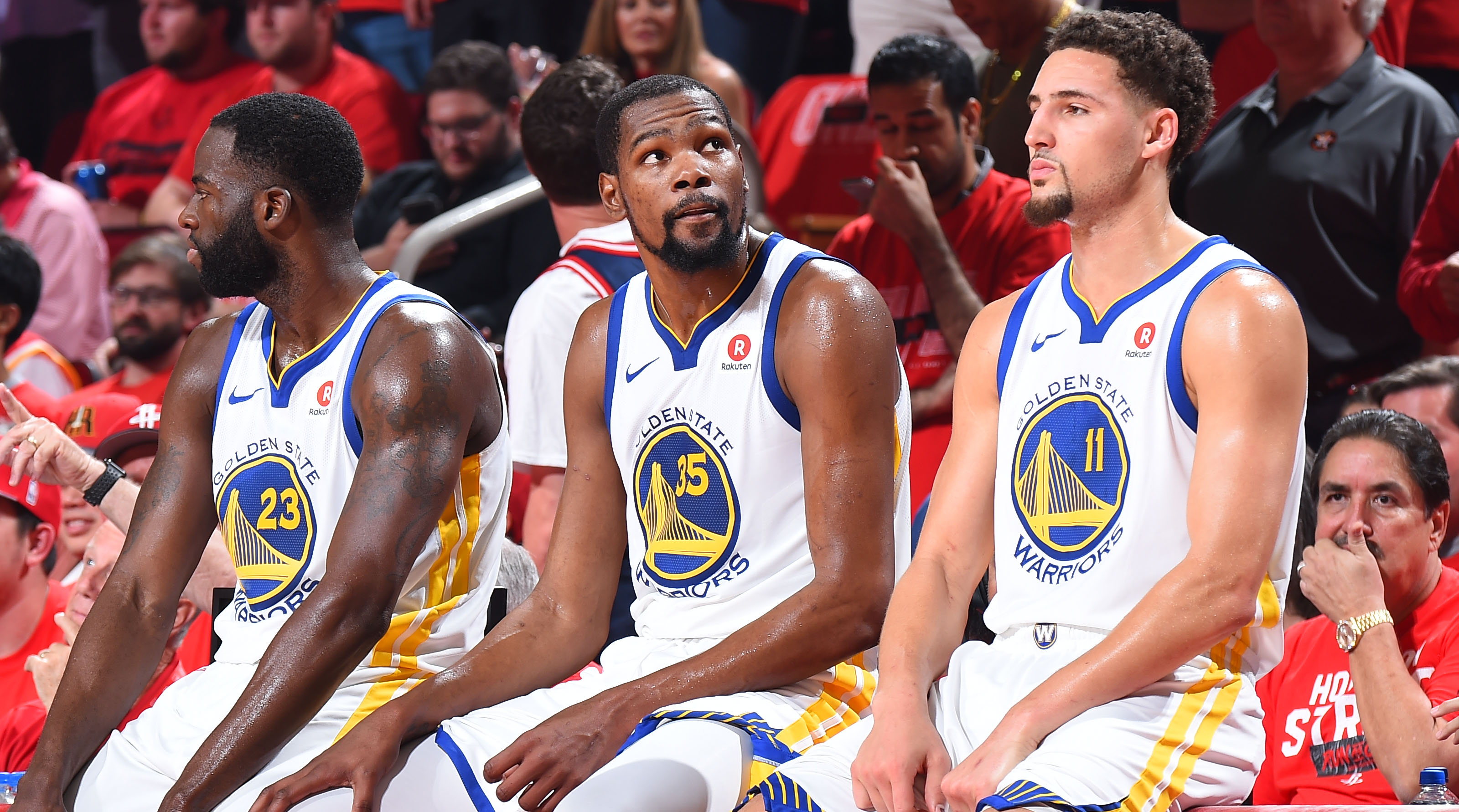 发生了什么？不敌纽卡后，瓜迪奥拉疑似和场边摄影师发生冲突（负于纽卡后，瓜迪奥拉疑与场边摄影师起争执，究竟怎么回事？）