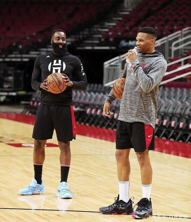 云南玉昆祝贺铜梁龙冲超：对从业余联赛起步的艰辛感同身受（云南玉昆向铜梁龙冲超成功致贺：对业余起步之艰深有共鸣）