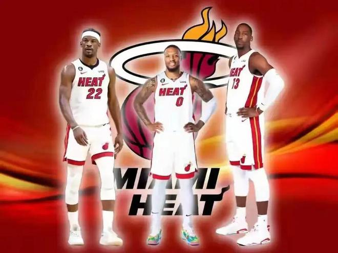 篮球勇士球星连中五记三分引全场欢呼（勇士球星连飙五记三分引爆全场欢呼）