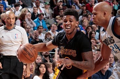 巴西女排五局鏖战3-2险胜日本 挺进世联赛决赛（巴西女排苦战五局3-2力克日本 晋级世联赛决赛）